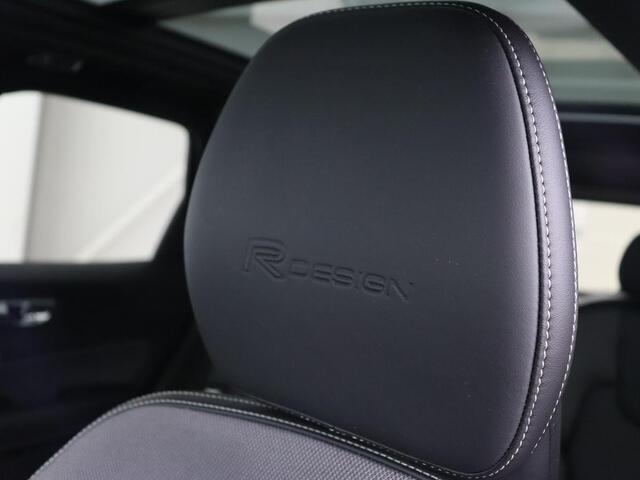 Volvo XC60 2.0 Recharge T8 AWD R Design | Panoramadak | Head-Up | Trekhaak | Harman/Kardon | Camera | Adaptive cruise | Stoelverwarming | Memory | Navigatie