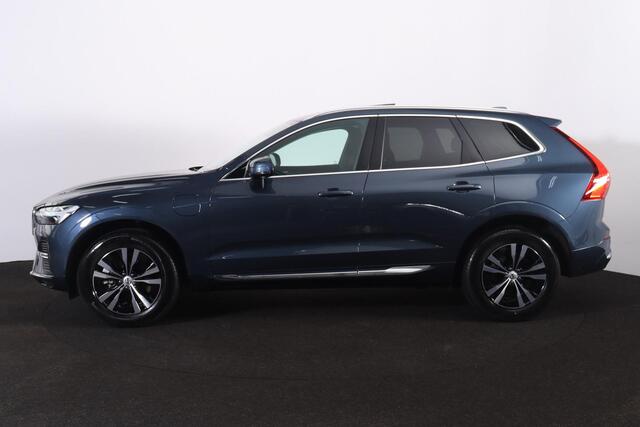 Volvo XC60 T6 Recharge AWD Core Bright - Panorama/schuifdak - IntelliSafe Assist & Surround - Parkeercamera achter - Verwarmde voorstoelen - Parkeersensoren voor & achter - Draadloze tel. lader - Extra getint glas - 18' LMV