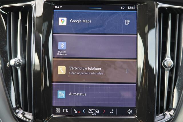 Volvo XC60 T6 Recharge AWD Core Bright - Panorama/schuifdak - IntelliSafe Assist & Surround - Parkeercamera achter - Verwarmde voorstoelen - Parkeersensoren voor & achter - Draadloze tel. lader - Extra getint glas - 18' LMV