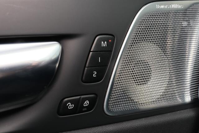 Volvo XC60 Recharge T8 AWD Inscription - Panorama/schuifdak - IntelliSafe Assist & Surround - Bowers & Wilkins audio - 360º Camera - Adaptieve LED koplampen - Verwarmde voorstoelen, stuur & achterbank - 19' LMV Parkeersensoren voor & achter - Elektr. bedienb. bestuu