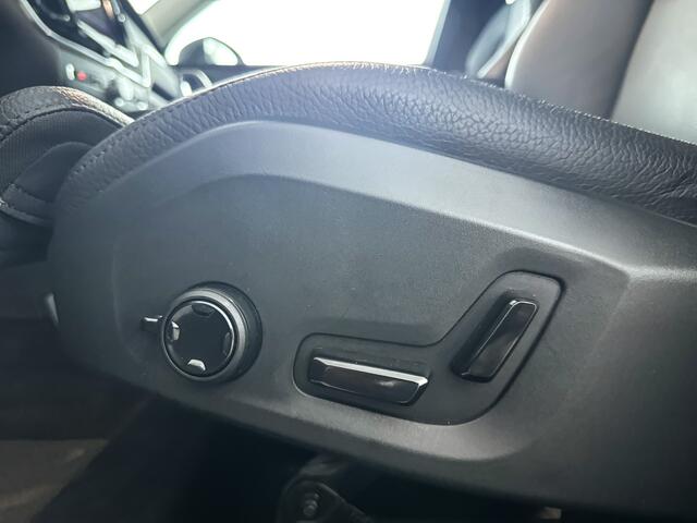 Volvo XC60 T8 Plug-in hybrid AWD Plus Bright | Panoramadak | 360° camera | Harman Kardon | Stoel- en Stuurverwarming | Trekhaak