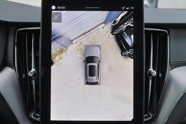 Volvo XC60 T6 Recharge AWD Ultra Black Edition - Panorama/schuifdak - IntelliSafe Assist & Surround - 360º Camera - Harman/Kardon audio - Adaptieve LED koplampen - Verwarmde voorstoelen, stuur & achterbank - Parkeersensoren voor & achter - Elektr. bedienb. voorstoel