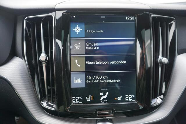 Volvo XC60 2.0 T6 AWD R-Design | Trekhaak | Trekgewicht 2400KG | Luchtvering | 360º Camera | Panorama Schuifdak | HUD | BLIS | Adaptieve Cruise controle | VOL