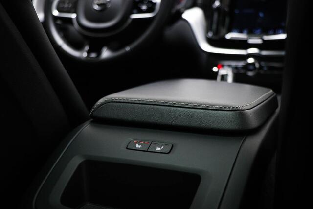 Volvo XC60 2.0 T8 Twin Engine AWD Momentum | BOWER EN WILKINS | LUCHTVERING | PANORAMADAK | HEAD UP | 360 CAMERA | TREKHAAK