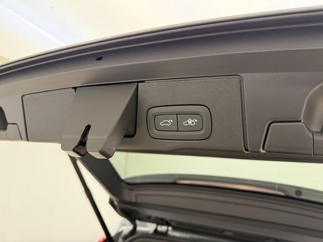 Volvo XC60 T8 455pk AWD Polestar Engineered / Bowers en Wilkins Audio / 22'' velgen / Öhlins schokdempers / Gelaagd glas / Alarm klasse 3 /