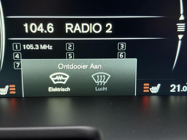 Volvo XC60 2.0 T5 FWD Ocean Race | Trekhaak | Panorama schuifdak | Leder | Memory | Harman/Kardon | Bi-Xenon | Verwarmde voorstoelen | verwarmde voorruit | elektrische achterklep | achteruit rij camera |