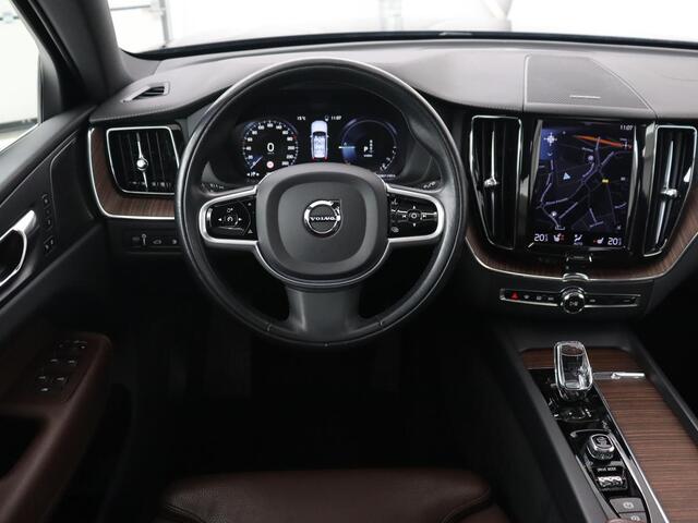 Volvo XC60 2.0 Recharge T6 AWD Inscription | Panoramadak | Trekhaak | Leder | Stoel & stuurverwarming | Adaptive cruise | Camera | Harman/Kardon | Navigatie | Memory | 20'' | Carplay | PHEV | Plug In