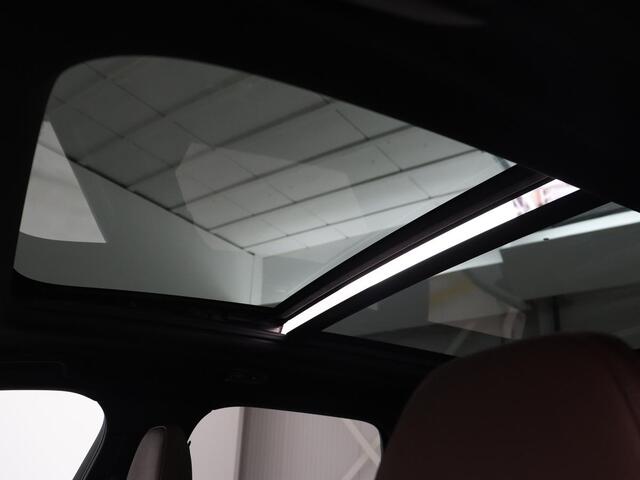 Volvo XC60 2.0 Recharge T6 AWD Inscription | Panoramadak | Trekhaak | Leder | Stoel & stuurverwarming | Adaptive cruise | Camera | Harman/Kardon | Navigatie | Memory | 20'' | Carplay | PHEV | Plug In