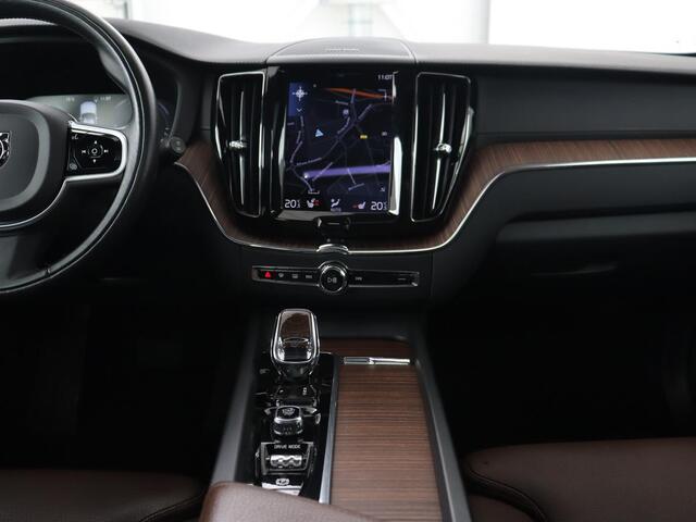 Volvo XC60 2.0 Recharge T6 AWD Inscription | Panoramadak | Trekhaak | Leder | Stoel & stuurverwarming | Adaptive cruise | Camera | Harman/Kardon | Navigatie | Memory | 20'' | Carplay | PHEV | Plug In