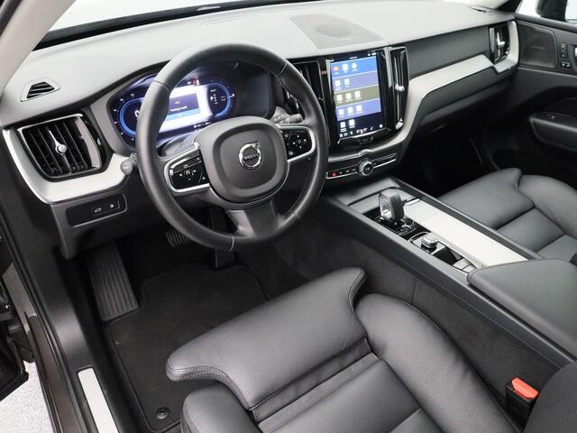 Volvo XC60 2.0 T6 Plug-in hybrid AWD Plus Dark Long Range | PANO | 360° | ADAPTIVE | H&K | MEMORY | TREKHAAK | STOEL- EN STUURVERW.