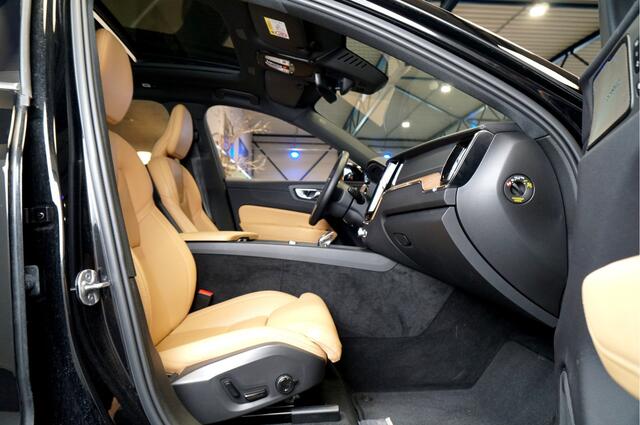 Volvo XC60 B4 155kW/211pk Aut8 MHEV Ultimate Bright PANORAMADAK + HARMAN/KARDON + STUURVERWARMING + BLIS + ADAPT.CRUISE + PILOT ASSIST + STOELVERWARMING&-VENTILATIE + LANE ASSIST + CAMERA + KEYLESS + HEAD-UP + PARKSENSOREN V&A + 20" LM-VELGEN!!