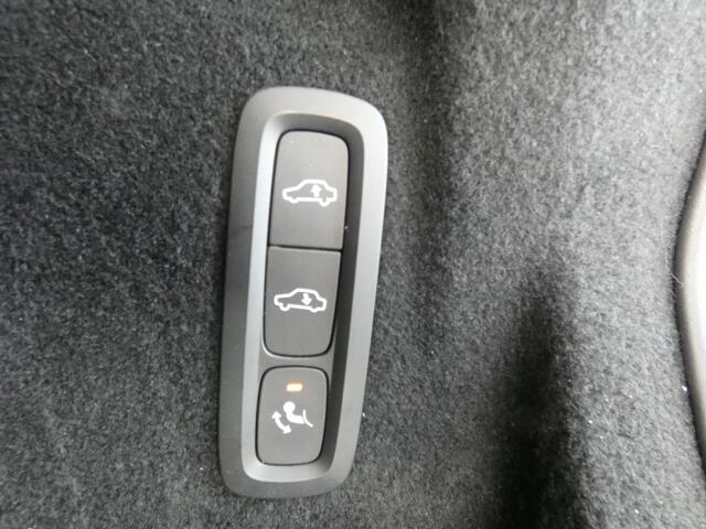 Volvo XC60 2.0 T6 AWD INSCRIPTION,Luchtv,360,Pano,ACC,Trhaak