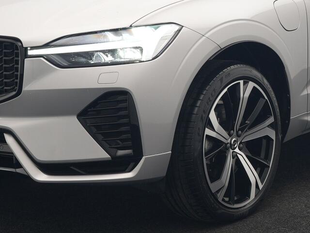 Volvo XC60 T6 AWD R-Design Plug In Hybrid Long Range Nieuw Model 350pk Dealer O.H. PHEV | Panodak | Adaptive Cruise | Camera | Lederen Sportstoelen Memory & Verwarmd | Google Assistent | Apple Carplay | Keyless | Virtual | 21"L.M | DAB |
