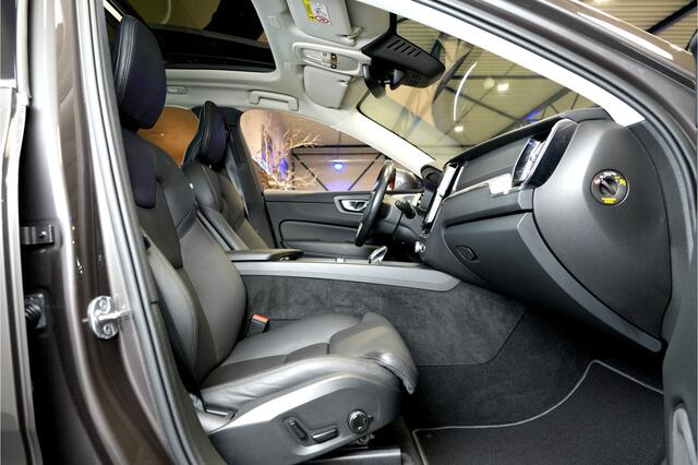 Volvo XC60 2.0 T6 AWD Long Range 293kW/399pk Aut8 Recharge Plus Bright BOWERS&WILKINS + PANORAMADAK + PILOT ASSIST + ADAPT.CRUISE + STOELVERWARMING V&A + STUURVERWARMING + CAMERA + PD-GLASS + GOOGLE DASH + KEYLESS ENTRY&GO + PARKSENSOREN V&A + 19" LM-VELGEN!!
