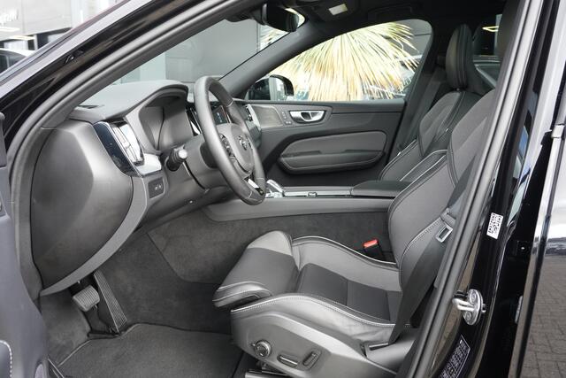 Volvo XC60 2.0 T6 Plug-in hybrid AWD Ultra Black Edition 350pk Panoramadak/g/360Camera/Bang&Olufsen