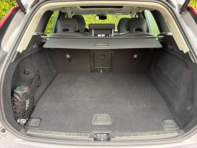 Volvo XC60 2.0 T6 Plug-in hybrid AWD Ultra Dark