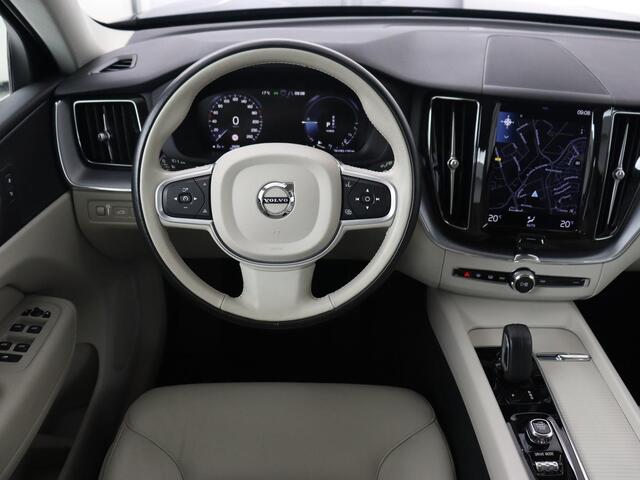 Volvo XC60 2.0 Recharge T6 AWD Business Pro | Panoramadak | Leder | Camera | Carplay | Navigatie | Full LED | Cruise control | Parkeerverwarming | PHEV | Plug In