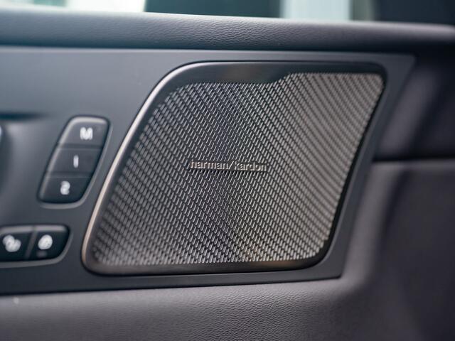 Volvo XC60 2.0 T6 Plug-in hybrid AWD Ultra Black Edition Prijs Rijklaar!!