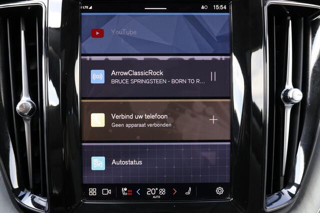 Volvo XC60 T6 Recharge AWD Plus Dark - LONG RANGE - Panorama/schuifdak - IntelliSafe Assist & Surround - 360º Camera - Harman/Kardon audio - Adaptieve LED koplampen - Verwarmde voorstoelen, stuur & achterbank - Parkeersensoren voor & achter - Elektr. bedienb. voorst