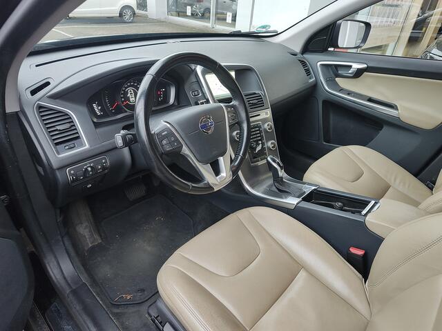 Volvo XC60 2.0 T5 FWD MOMENTUM Trekhaak | Beige leder | Elek. achterklep