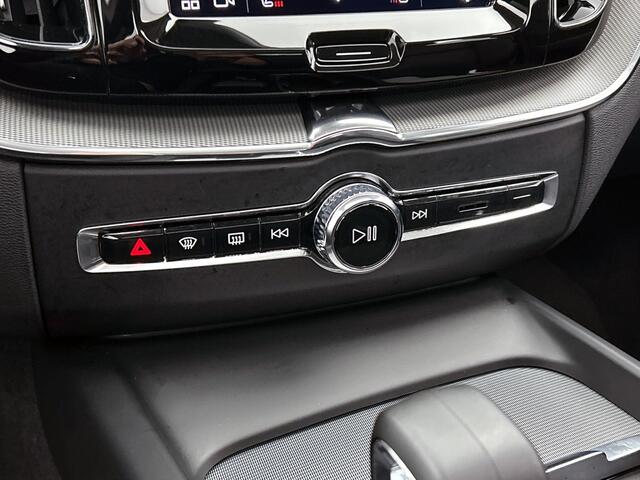 Volvo XC60 2.0 T6 AWD Plus Dark | Panoramadak | Trekhaak | 360 camera |