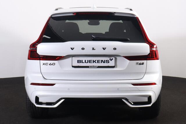 Volvo XC60 T6 Recharge AWD Plus Black Edition - Panorama/schuifdak - IntelliSafe Assist & Surround - 360º Camera - Harman/Kardon audio - Adaptieve LED koplampen - Verwarmde voorstoelen, stuur & achterbank - Parkeersensoren voor & achter - Elektr. bedienb. voorstoele