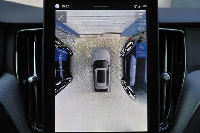 Volvo XC60 T6 Recharge AWD Plus Black Edition - Panorama/schuifdak - IntelliSafe Assist & Surround - 360º Camera - Harman/Kardon audio - Adaptieve LED koplampen - Verwarmde voorstoelen, stuur & achterbank - Parkeersensoren voor & achter - Elektr. bedienb. voorstoele