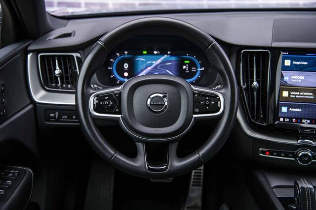 Volvo XC60 2.0 T6 Plug-in hybrid AWD R-Design | Long Range | Trekhaak | Panoramadak | 21" velgen | Adaptive cruise control | Stoel- en stuurwielverwarming | Achteruitrijcamera | Getint glas |