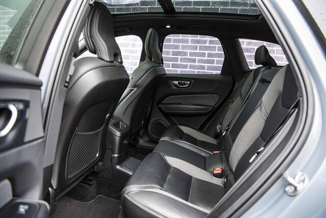 Volvo XC60 2.0 T6 Plug-in hybrid AWD R-Design | Long Range | Trekhaak | Panoramadak | 21" velgen | Adaptive cruise control | Stoel- en stuurwielverwarming | Achteruitrijcamera | Getint glas |