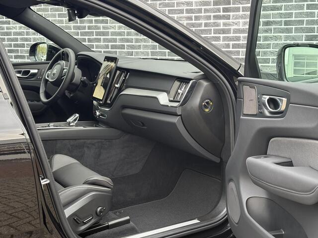 Volvo XC60 2.0 T6 Plug-in hybrid AWD Plus Black Edition | Facelift | Adaptieve Cruise Control | Panoramadak | Harman Kardon Audio | 21" Velgen | 360° Parkeercamera | Stoel-/Stuurverwarming |