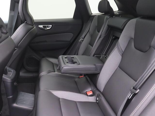 Volvo XC60 2.0 T6 Plug-in hybrid AWD Plus Dark 350PK Aut. Facelift, Pano-Schuifdak, 21" LM velgen, 360gr. Camera, Navi, Keyless, Harman Kardon Audio, Side Assist, Stoelverwarming, Adaptieve Cruise Controle