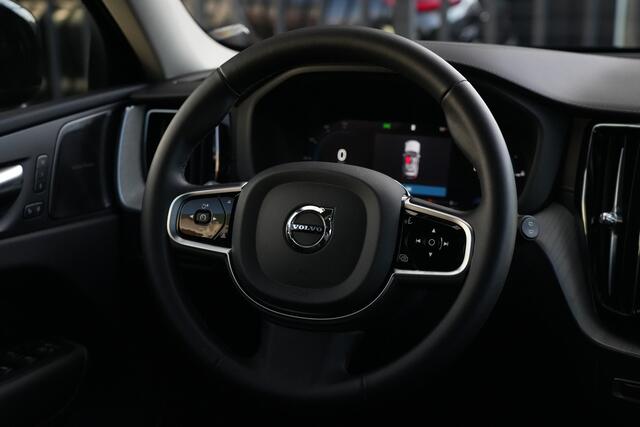 Volvo XC60 2.0 T6 Plug-in hybrid AWD Ultimate Dark 350pk Panoramadak/Luchtvering/360Camera