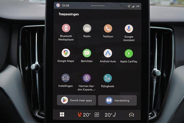 Volvo XC60 T6 Recharge AWD Plus Black Edition - Panorama/schuifdak - IntelliSafe Assist & Surround - 360º Camera - Harman/Kardon audio - Adaptieve LED koplampen - Verwarmde voorstoelen, stuur & achterbank - Parkeersensoren voor & achter - Elektr. bedienb. voorstoele
