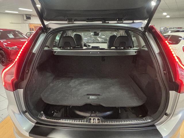 Volvo XC60 2.0 T5 FWD Ocean Race - NIEUWE APK + NIEUWE DISTRIBUTIE