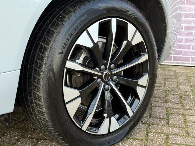 Volvo XC60 2.0 T6 Plug-in hybrid AWD Ultra Dark | FACELIFT !! | Trekhaak | Memory stoelen | Harman/Kardon | 360º Camera | Panorama-Schuifdak | Adaptieve Cruise controle | Blis | stoel + stuur verwarming |