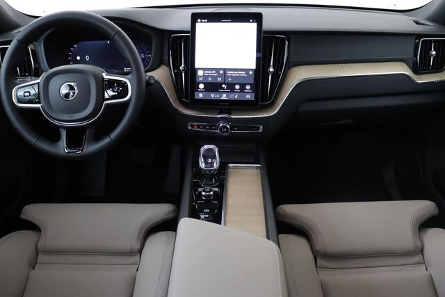 Volvo XC60 II T6 PLUG-IN HYBRID AWD ULTRA DARK *NIEUW!* -PANO.DAK|HARMAN/KARDON|360°CAM|ADAP.LED|HEAD-UP DISP.|PRIVACY.GLAS|LUCHTVERING|GELAAGD.GLAS|FACELIFT
