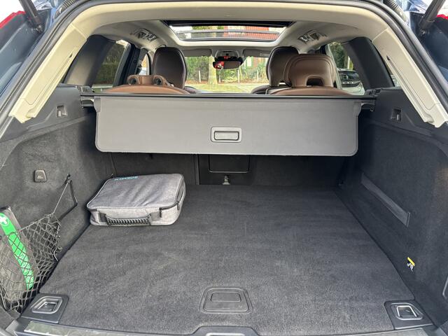 Volvo XC60 T8 AWD Leder Keyless 360 Pano Pilot Assist