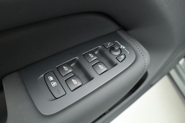 Volvo XC60 2.0 T8 Plug-in hybrid AWD Ultra Dark "Forest Lake" | Facelift | Memory | Pano | Luchtvering | Massage | Bowers & Wilkins