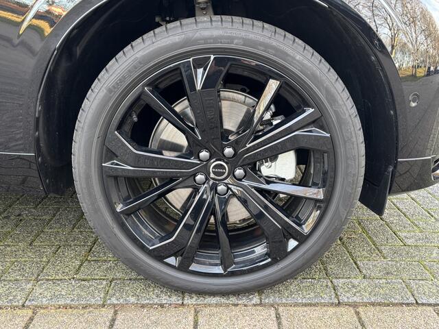 Volvo XC60 T6 AWD Ultra Black Edition MY26 Panorama 21'' Head-up HK