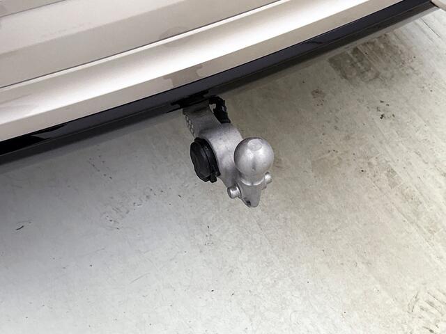 Volvo XC60 2.0 T6 AWD Plus Dark | Panorama dak | Trekhaak | Leder |