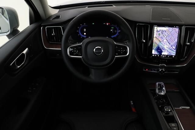 Volvo XC60 T6 PLUG-IN HYBRID AWD ULTIMATE BRIGHT -PANO.DAK|GEVENT.LEDER+MASSAGE|LUCHTVERING|TREKHAAK|360°CAM|HARMAN/KARDON