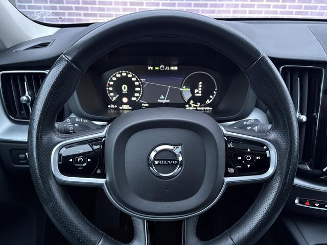 Volvo XC60 2.0 T8 Twin Engine AWD Momentum | Luchtvering | Trekhaak | Carplay/android auto | parkeersensoren V+A | Leder | Schuif/kantel panoramadak |
