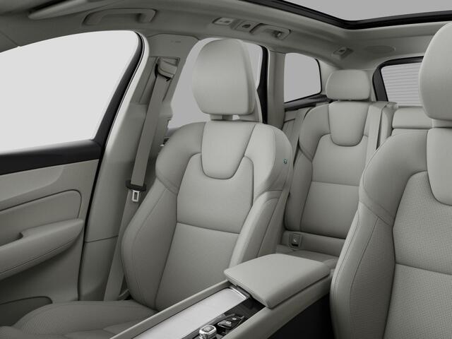 Volvo XC60 T6 Plug-in hybrid AWD Plus | Premium pack | Panoramadak | HUD | Geventileerd leer |