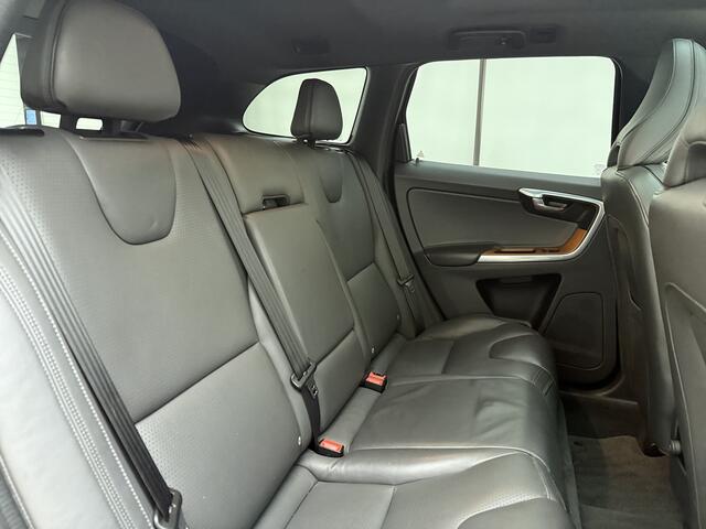 Volvo XC60 2.4 D5 AWD 5-CIL Summum / Inscription Leder / Gelaagd Glas / Standkachel / 20'' / Keyless / Panoramadak / El. Stoelen / Trekhaak / Adapt. Cruise / BLIS / Alarm 3 / DAB /