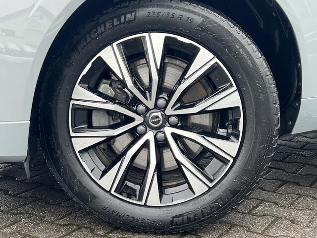 Volvo XC60 B4 Plus Dark | Trekhaak | Camera | Memory