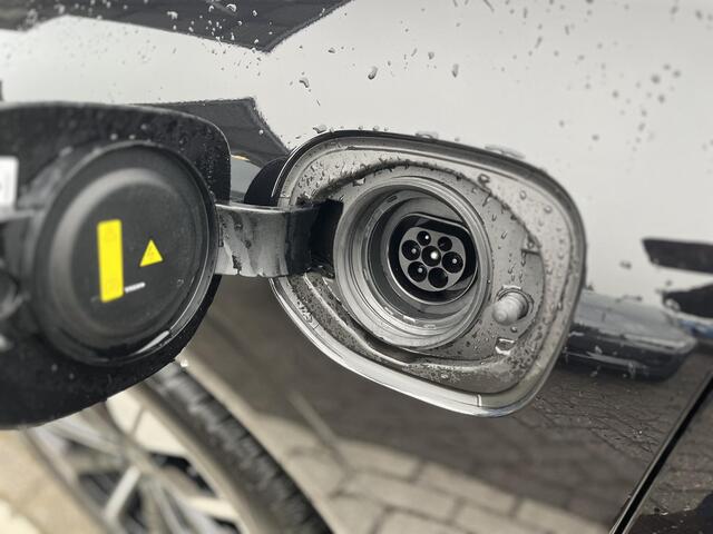 Volvo XC60 T6 Plug-in hybrid AWD Ultra Dark | Harman Kardon | Panoramadak | Trekhaak |