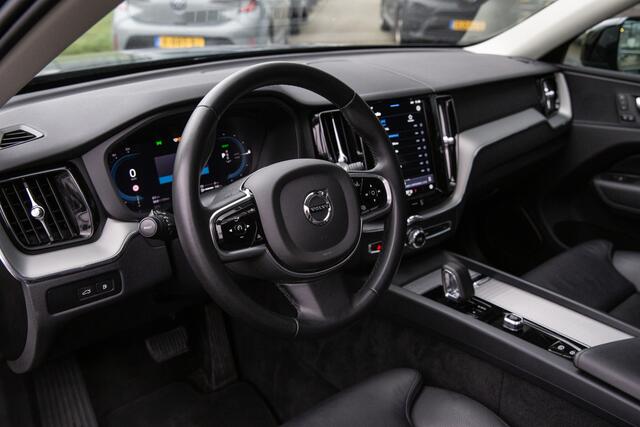 Volvo XC60 2.0 T6 Plug-in hybrid AWD Plus Dark , Panoramadak, Carplay,