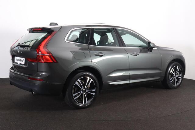Volvo XC60 T8 Recharge AWD Momentum - Panorama/schuifdak - IntelliSafe Assist & Surround - Parkeercamera achter - Verwarmde voorstoelen - Parkeersensoren voor & achter - Volvo On Call - Elektr. inklapbare trekhaak - 19' LMV