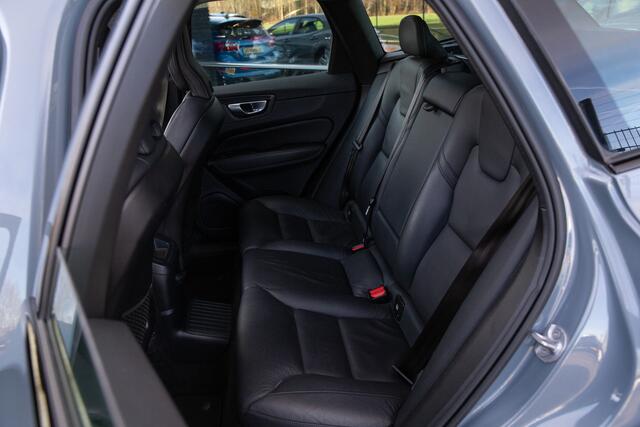 Volvo XC60 2.0 T6 Plug-in hybrid AWD Plus Bright , Panoramadak, Keyless entry, Carplay,