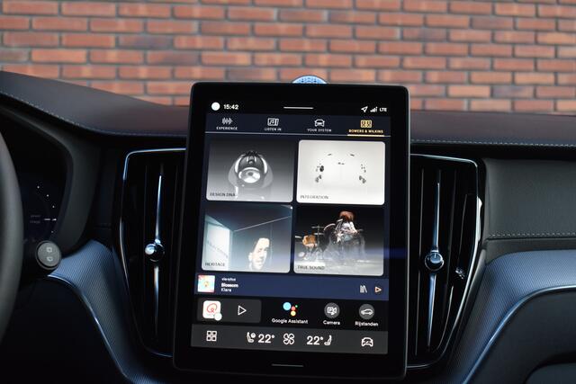 Volvo XC60 T8 455PK Plug-in hybrid AWD Ultra Black Edition | Lounge | 22'' | Luchtvering |